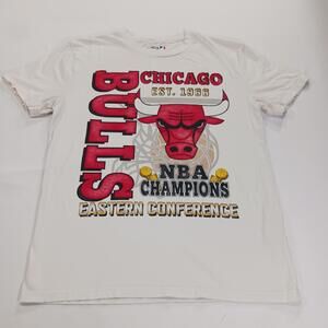 Vtg Chicago Bulls Shirt Men's Small White NBA Basketball Hollister Graphic Tee